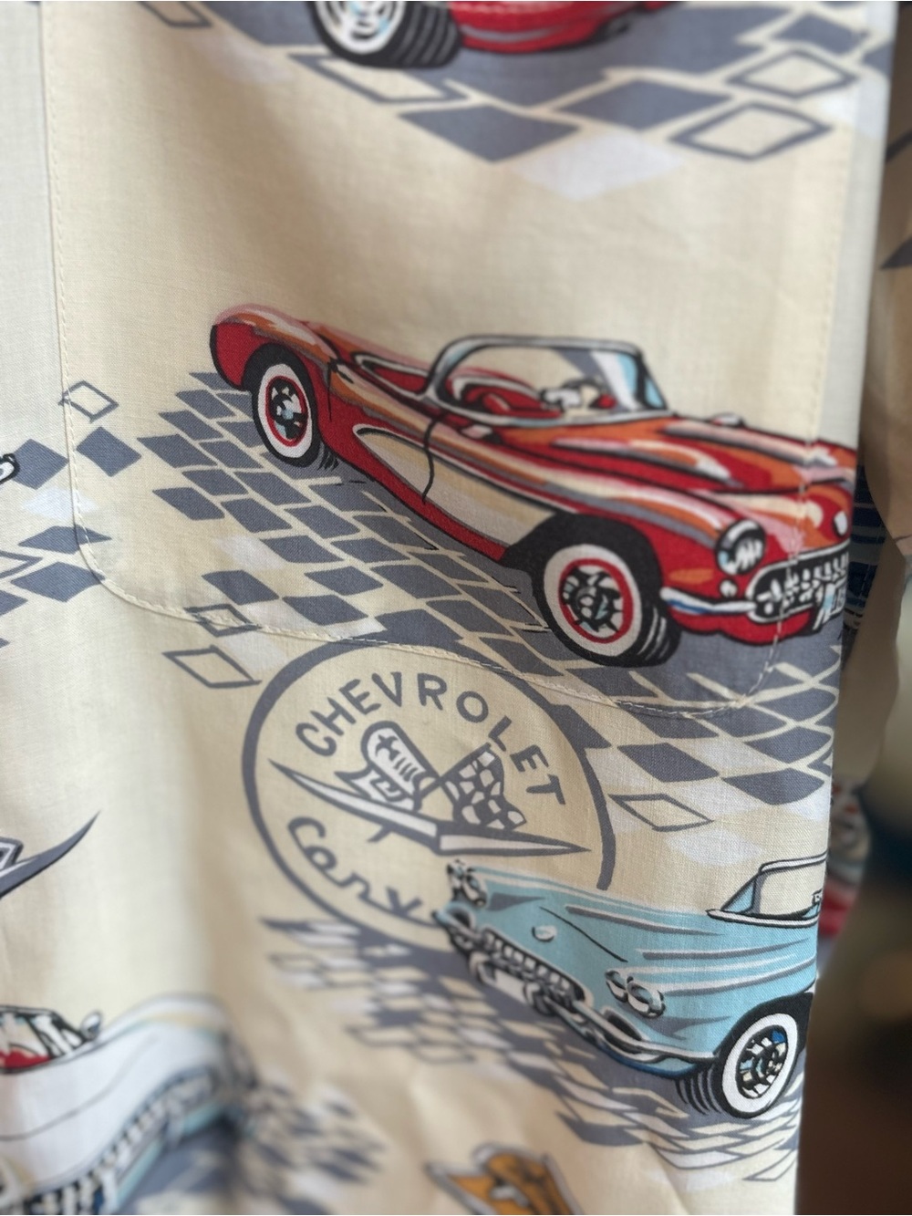 Vintage Chevrolet Men's Reyn Spooner Cream Retro Car Print Short-Sleeve Shirt - Picture 3 of 7